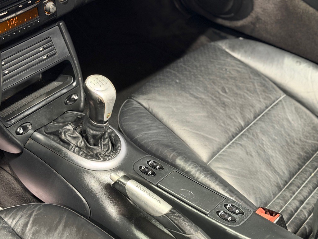 2004 Porsche 911 Image 34