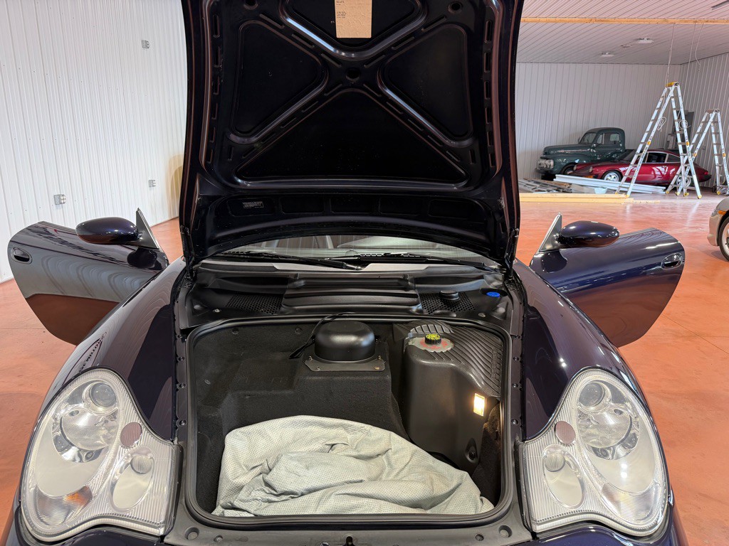 2004 Porsche 911 Image 36