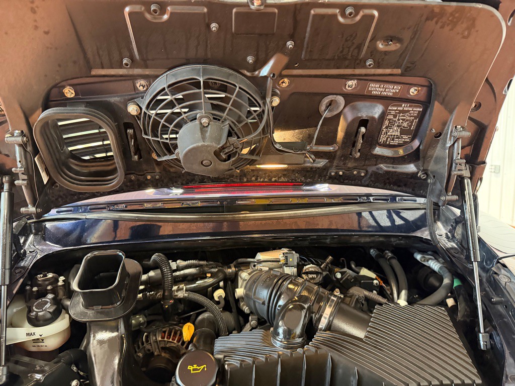 2004 Porsche 911 Image 40