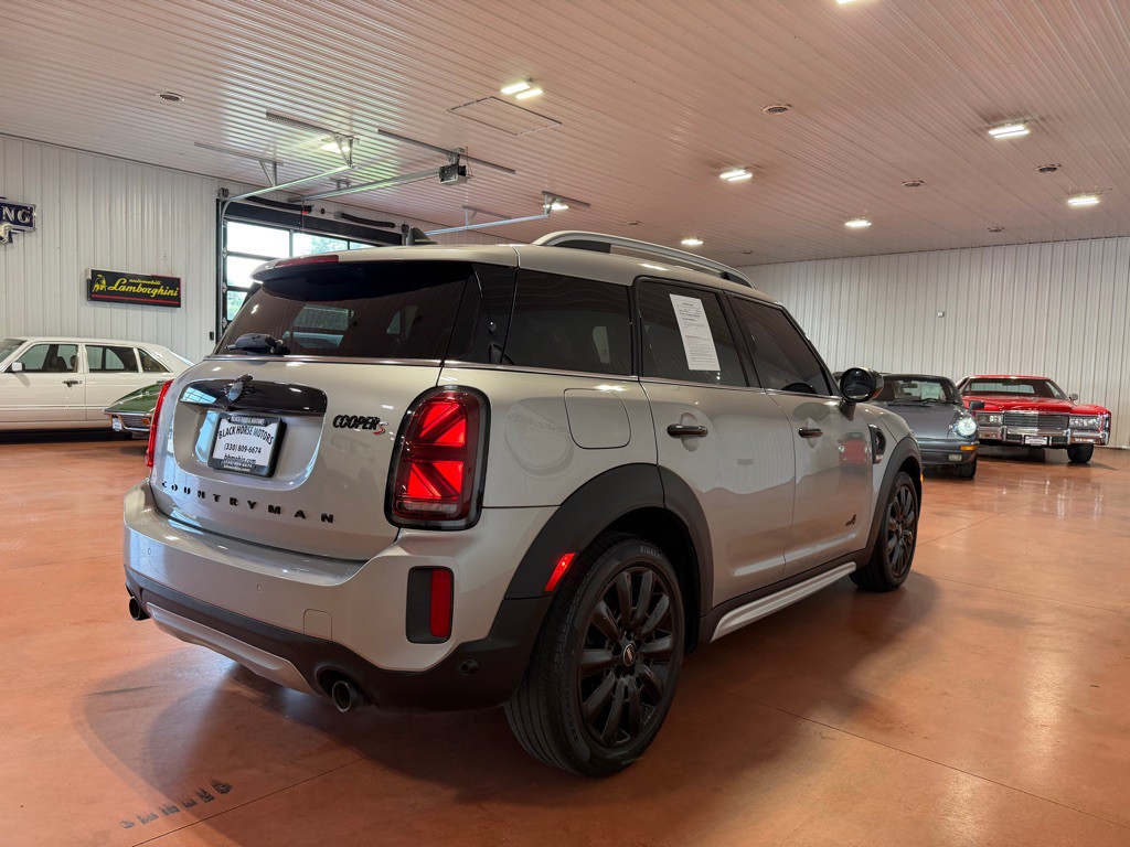 2023 MINI Cooper Image 9
