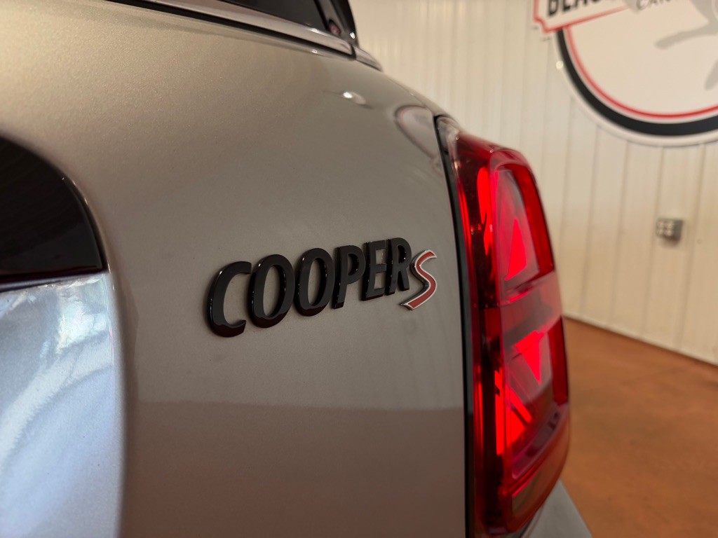 2023 MINI Cooper Image 12