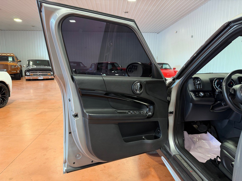2023 MINI Cooper Image 14