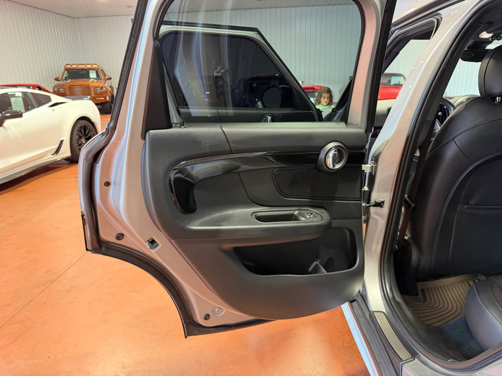 2023 MINI Cooper Image 17