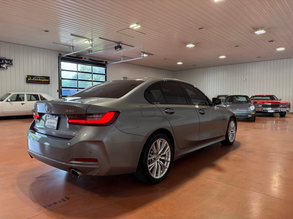 2023 BMW 3 Series Image 8