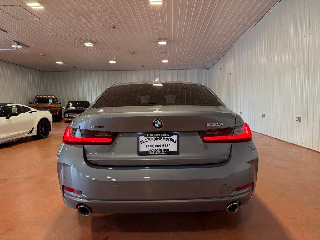 2023 BMW 3 Series Image 9
