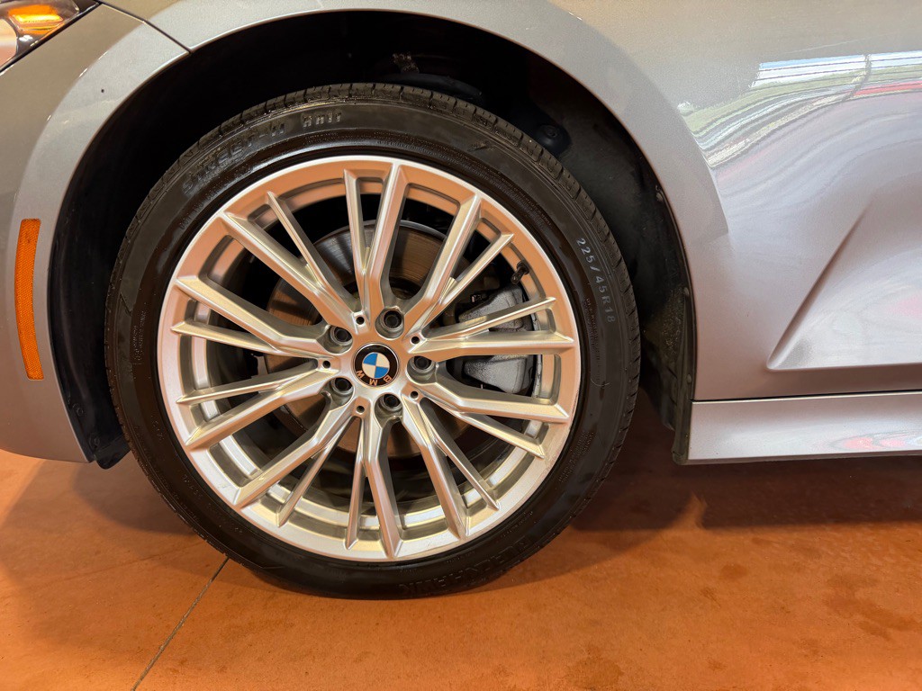 2023 BMW 3 Series Image 12