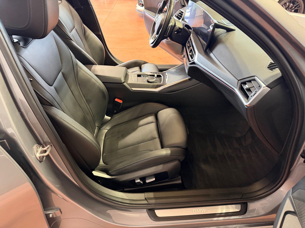2023 BMW 3 Series Image 22