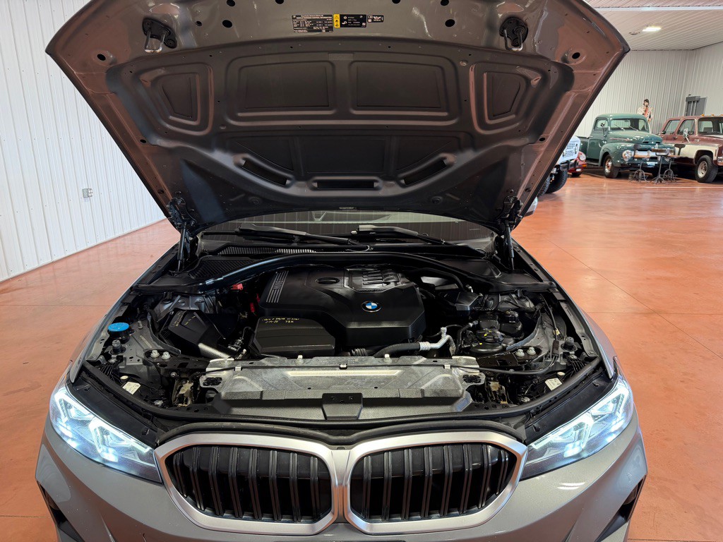 2023 BMW 3 Series Image 36