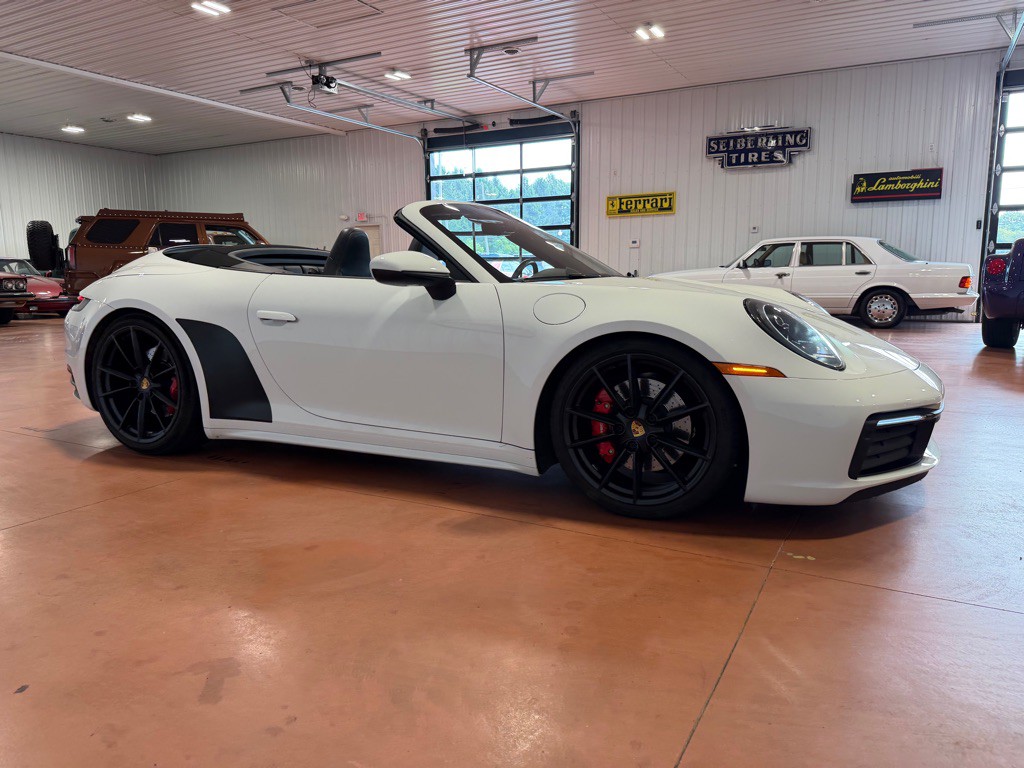2020 Porsche 911 Image 9