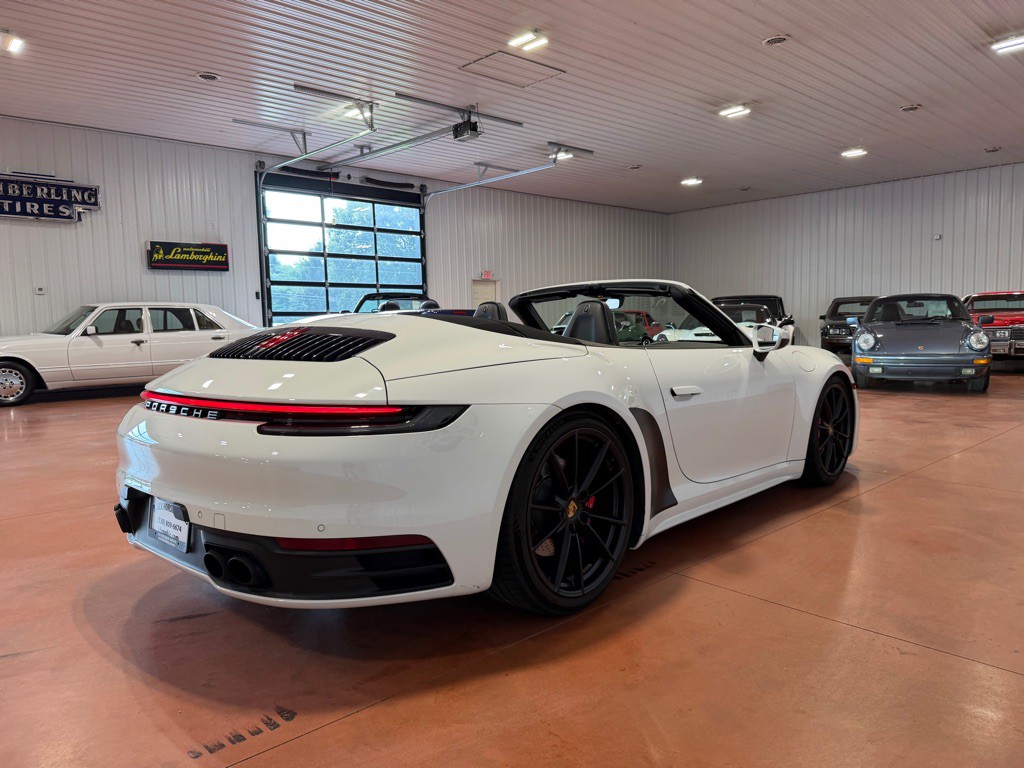 2020 Porsche 911 Image 10