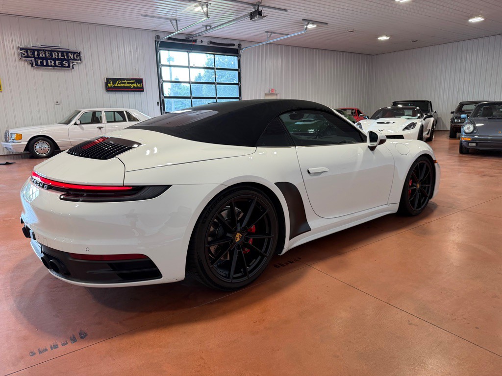 2020 Porsche 911 Image 11