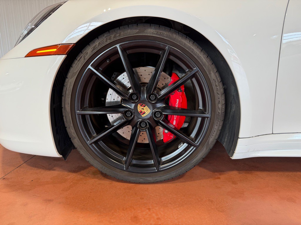 2020 Porsche 911 Image 16