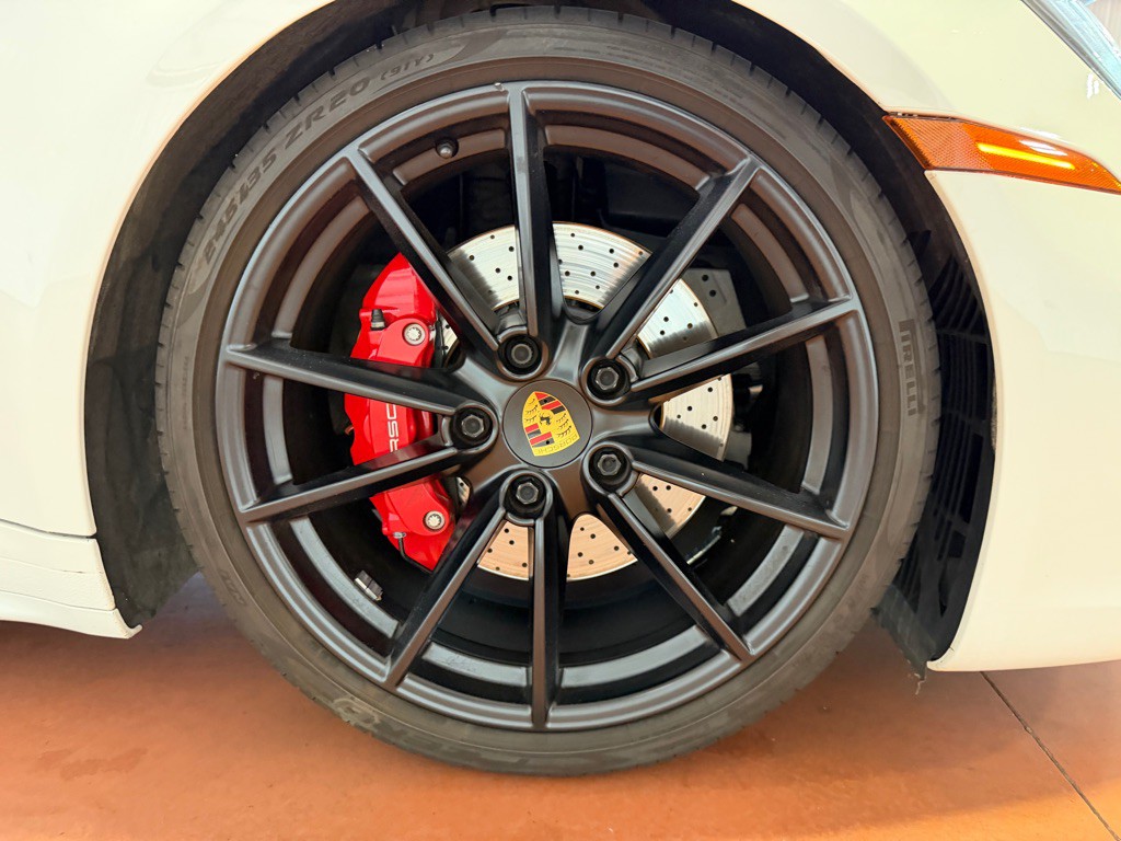 2020 Porsche 911 Image 17