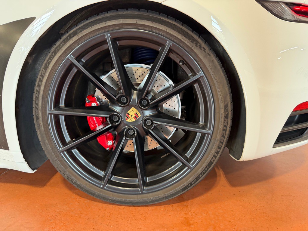 2020 Porsche 911 Image 19