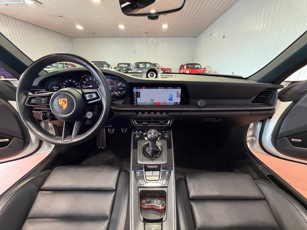 2020 Porsche 911 Image 29