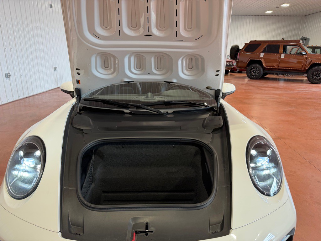 2020 Porsche 911 Image 38