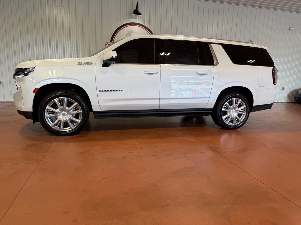 2023 Chevrolet Suburban Image 4