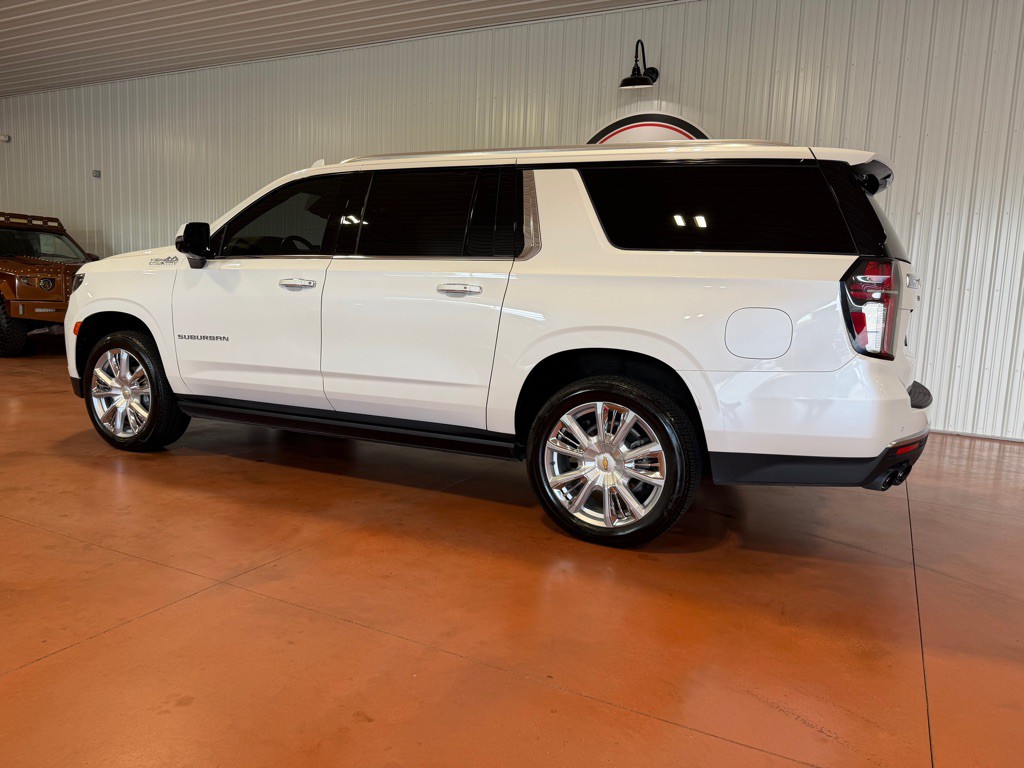 2023 Chevrolet Suburban Image 13