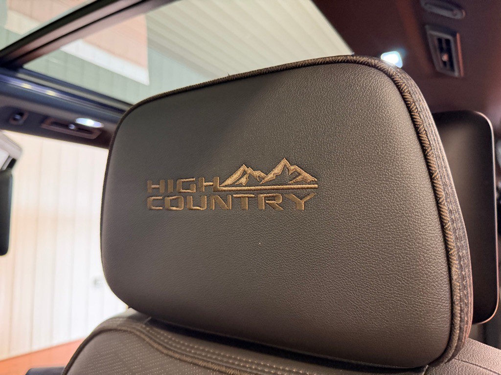 2023 Chevrolet Suburban Image 23