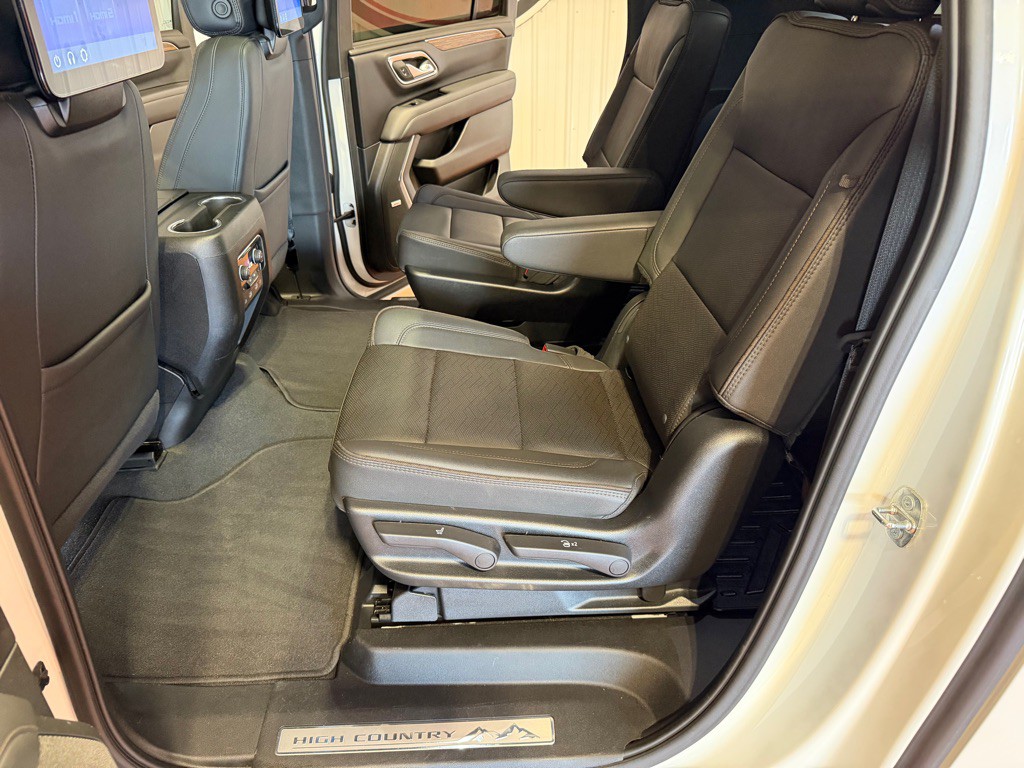 2023 Chevrolet Suburban Image 25