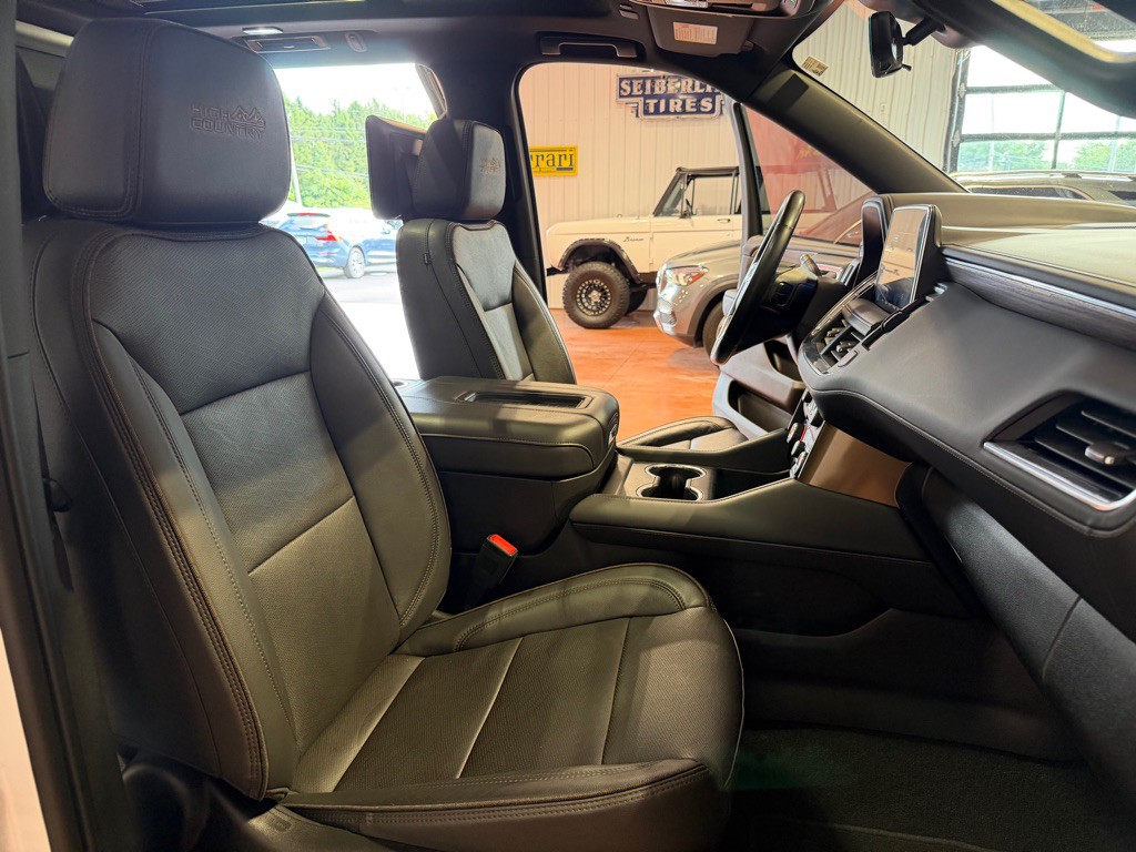 2023 Chevrolet Suburban Image 30