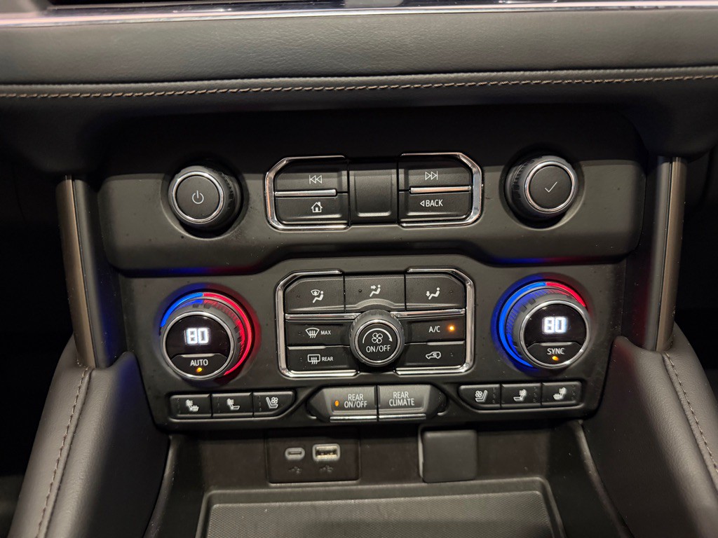 2023 Chevrolet Suburban Image 38