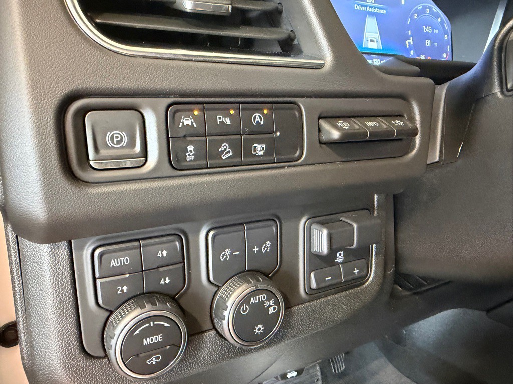2023 Chevrolet Suburban Image 40