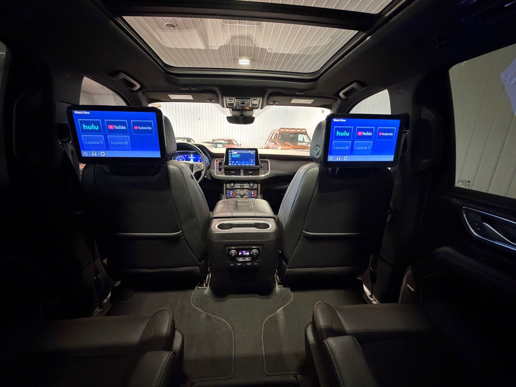 2023 Chevrolet Suburban Image 44