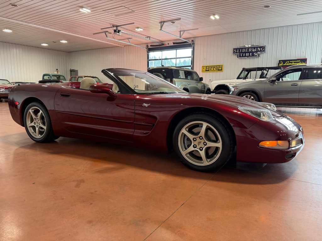 2003 Chevrolet Corvette Image 10