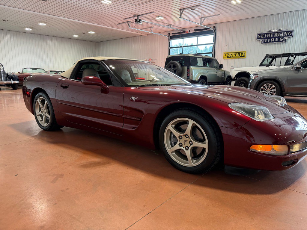 2003 Chevrolet Corvette Image 11