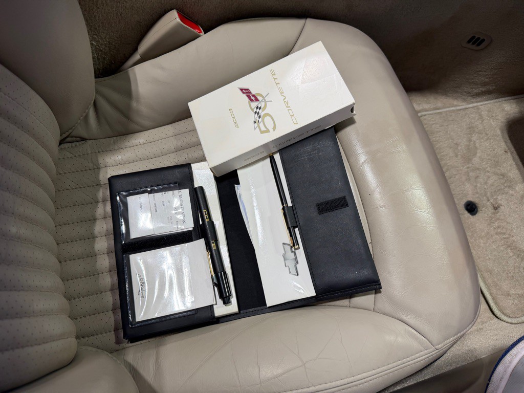 2003 Chevrolet Corvette Image 38