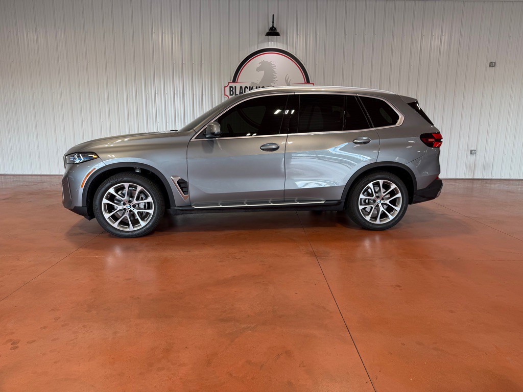 2026 BMW X5 Image 3