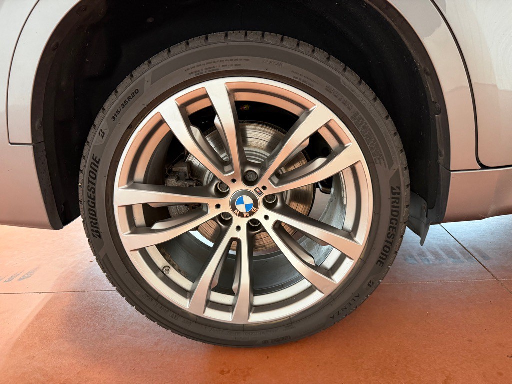 2017 BMW X6 Image 16