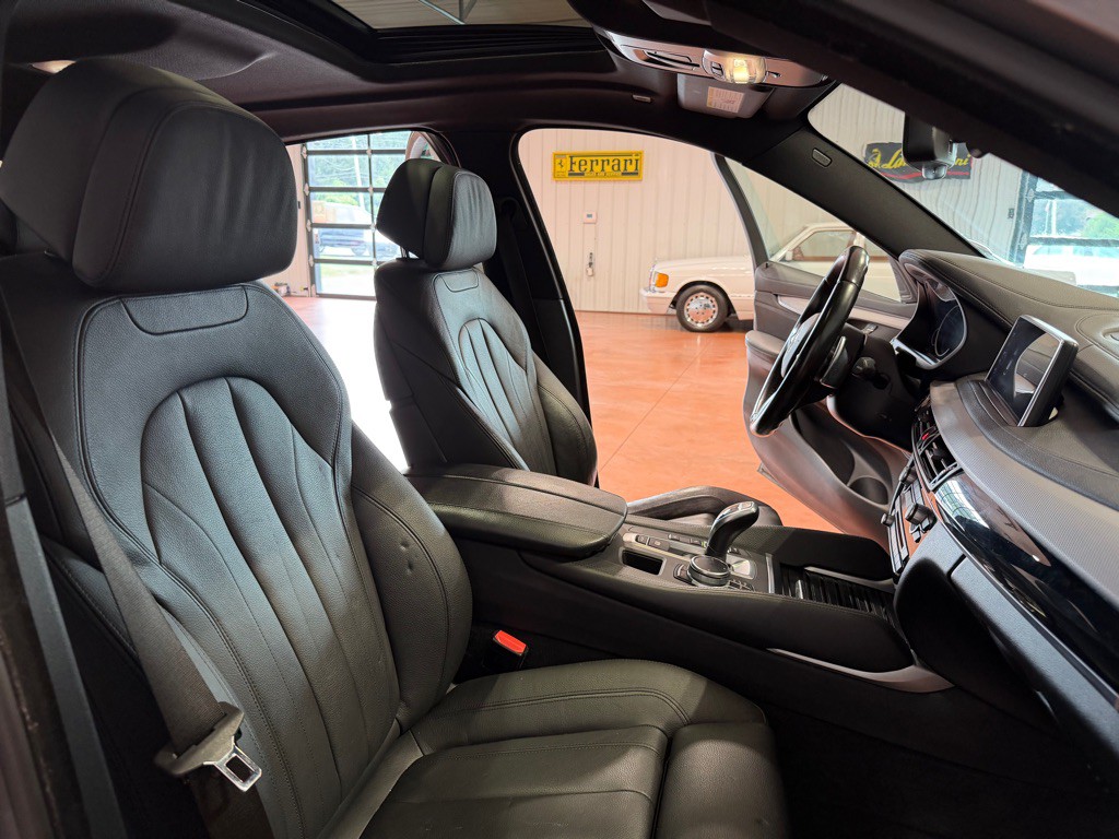 2017 BMW X6 Image 25