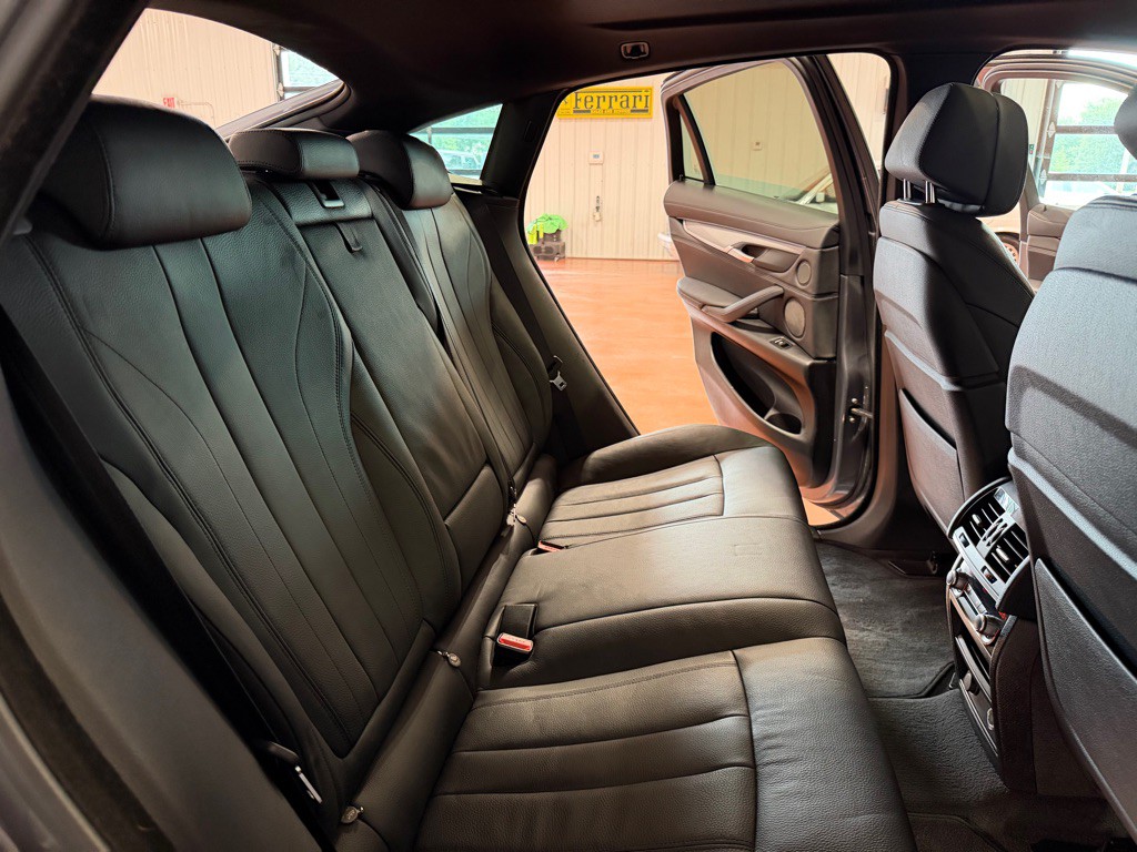 2017 BMW X6 Image 28