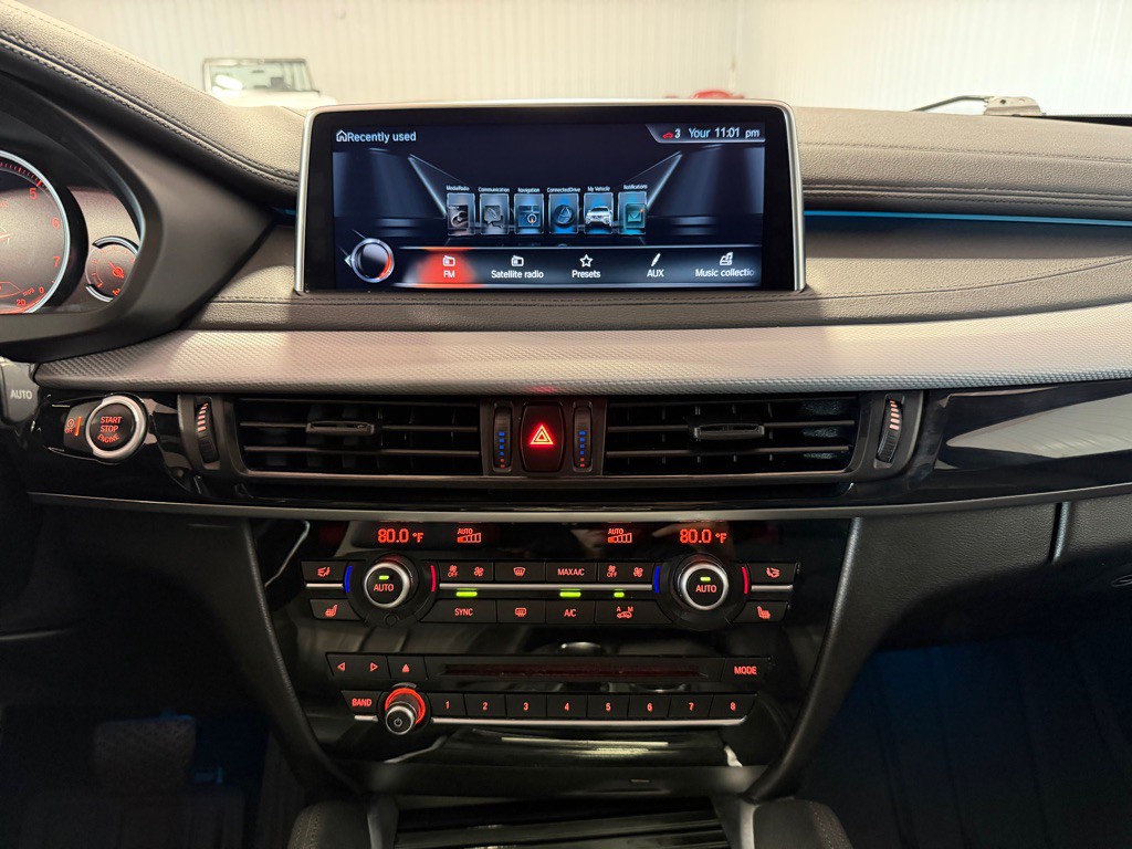 2017 BMW X6 Image 32