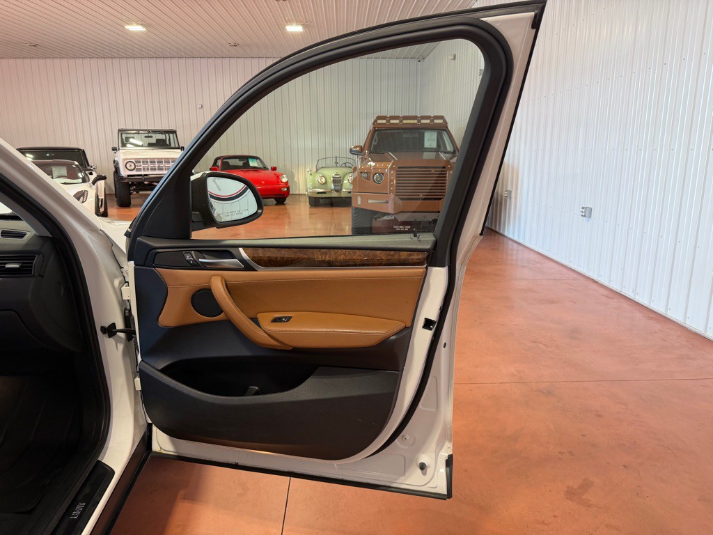 2016 BMW X3 Image 24