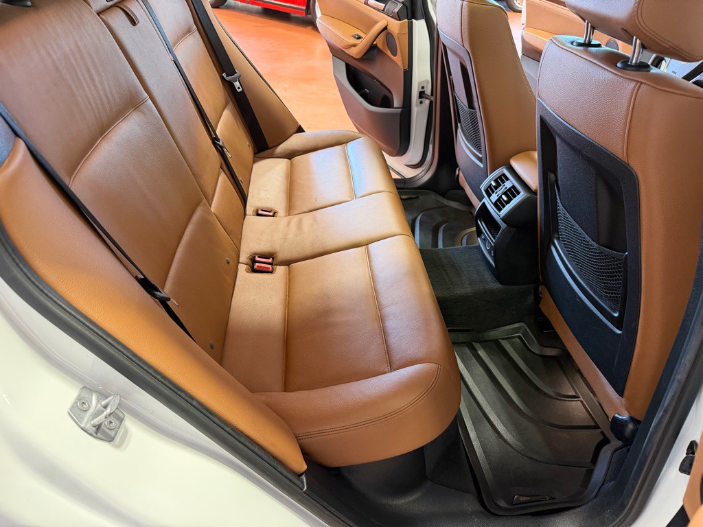 2016 BMW X3 Image 28