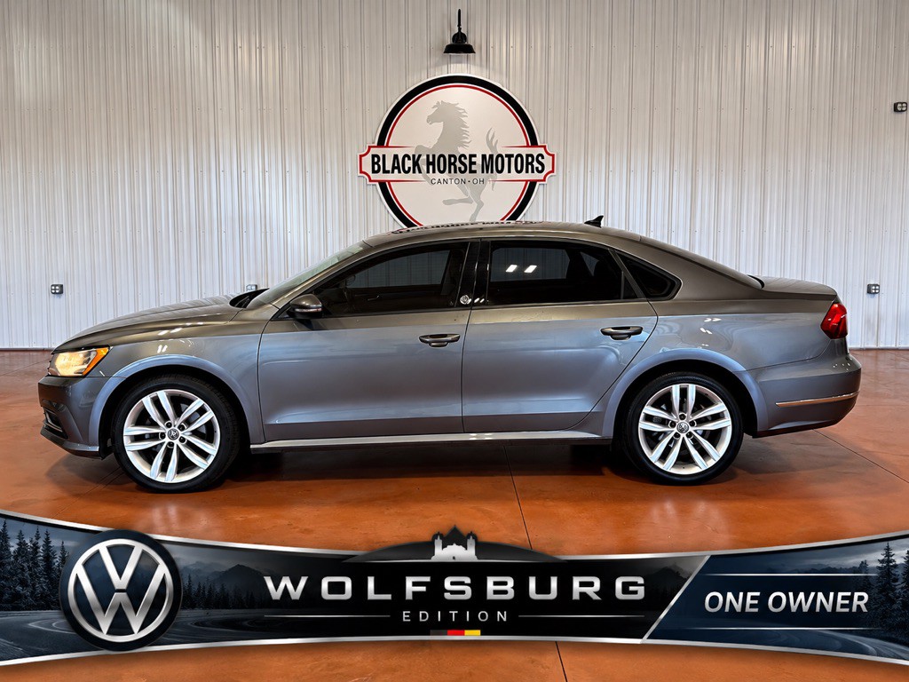 2019 Volkswagen Passat Image 1