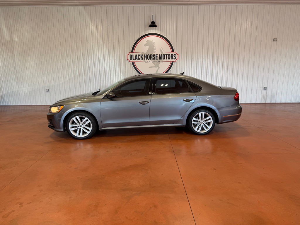2019 Volkswagen Passat Image 2