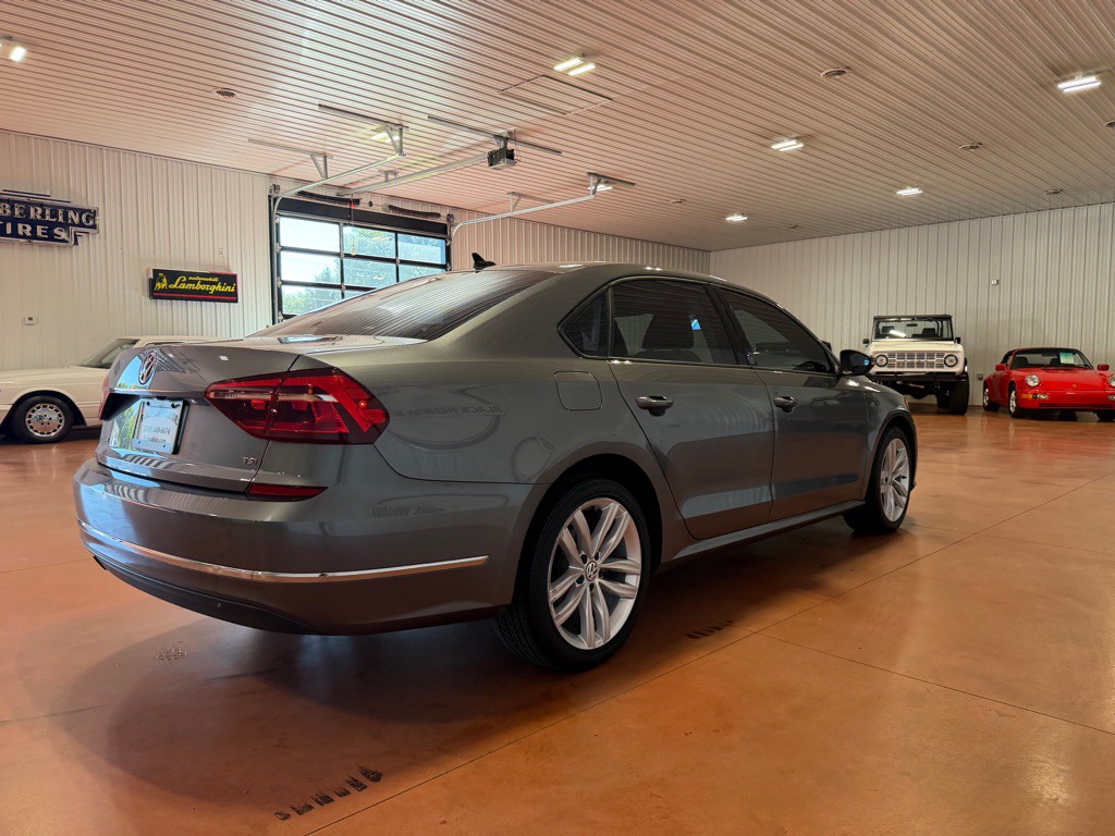 2019 Volkswagen Passat Image 10