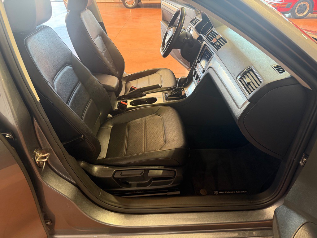 2019 Volkswagen Passat Image 24