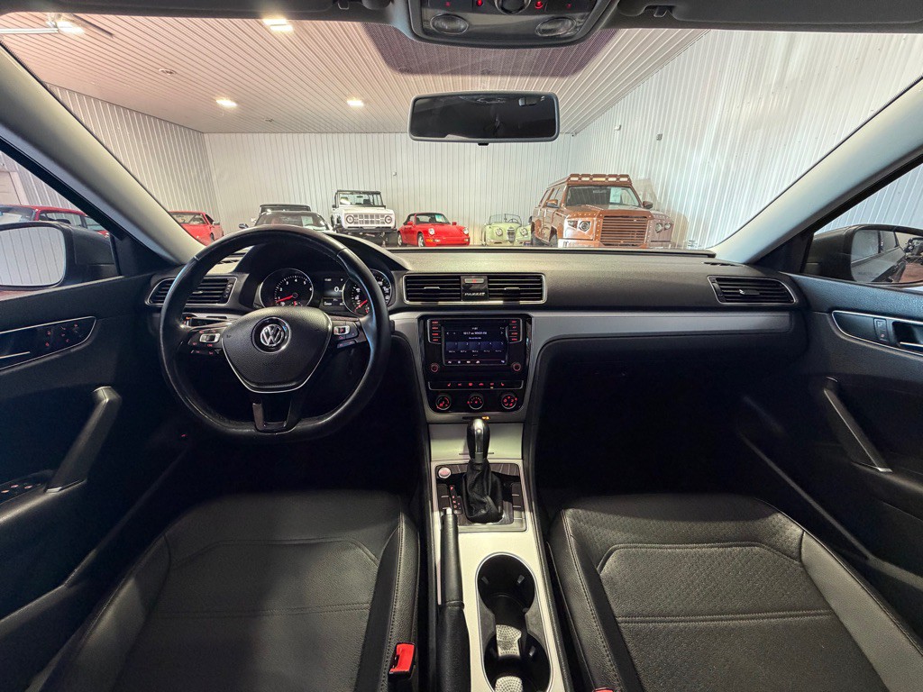2019 Volkswagen Passat Image 29
