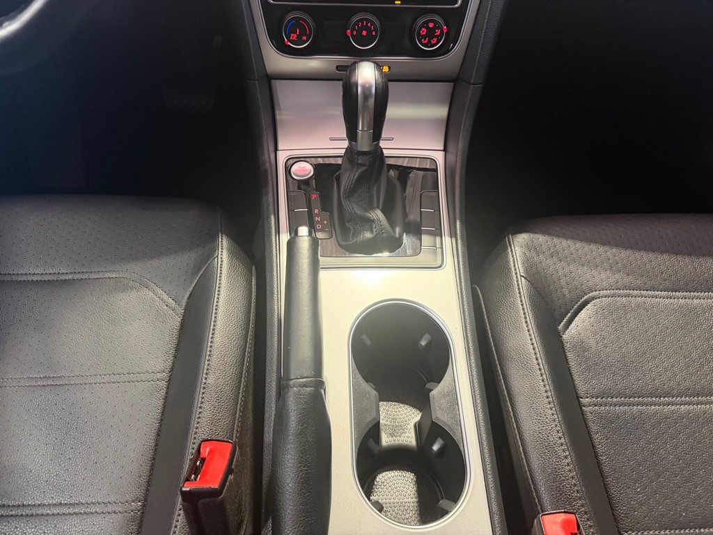 2019 Volkswagen Passat Image 31