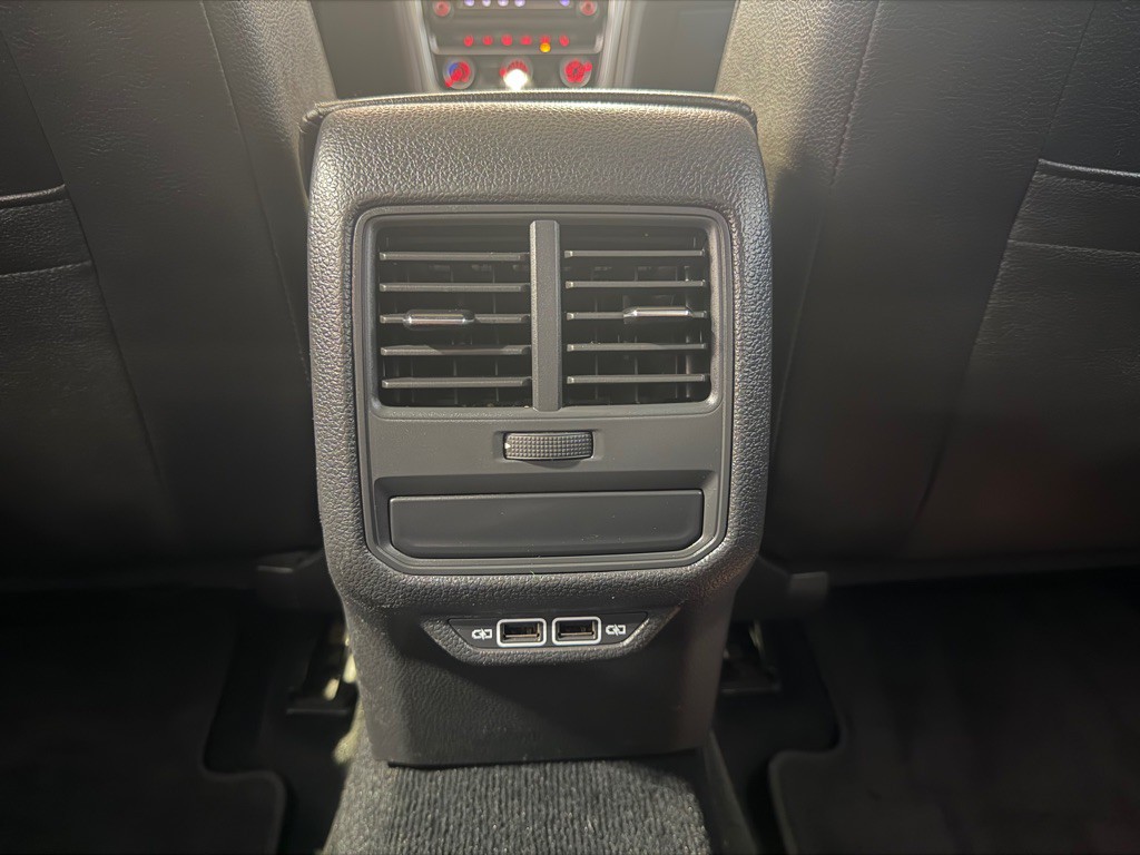 2019 Volkswagen Passat Image 34