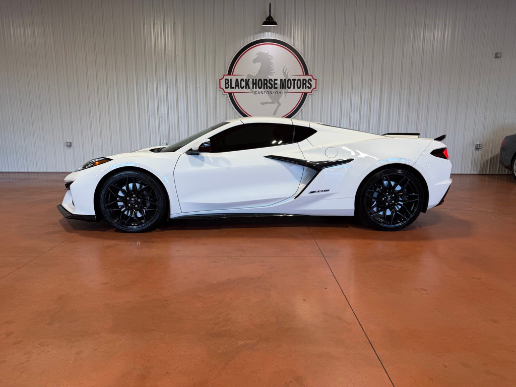 2025 Chevrolet Corvette Image 3
