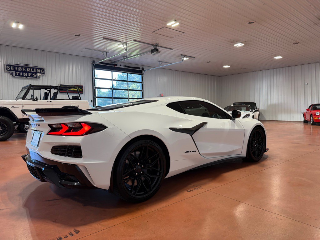 2025 Chevrolet Corvette Image 9