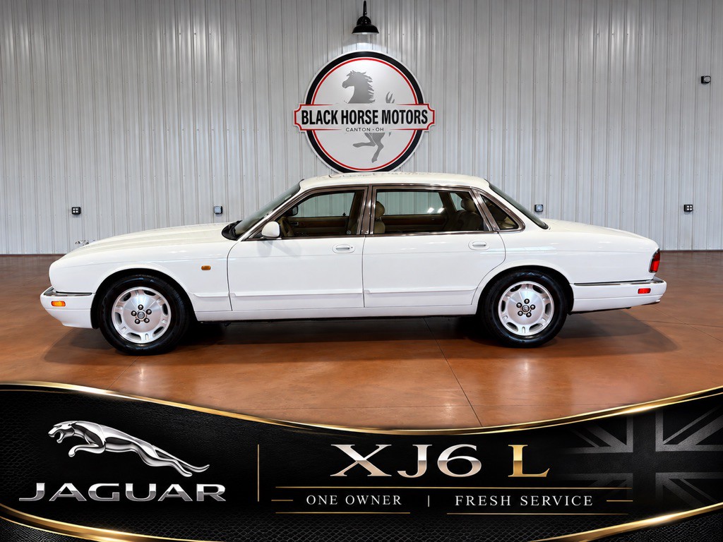 1997 Jaguar XJ Image 1