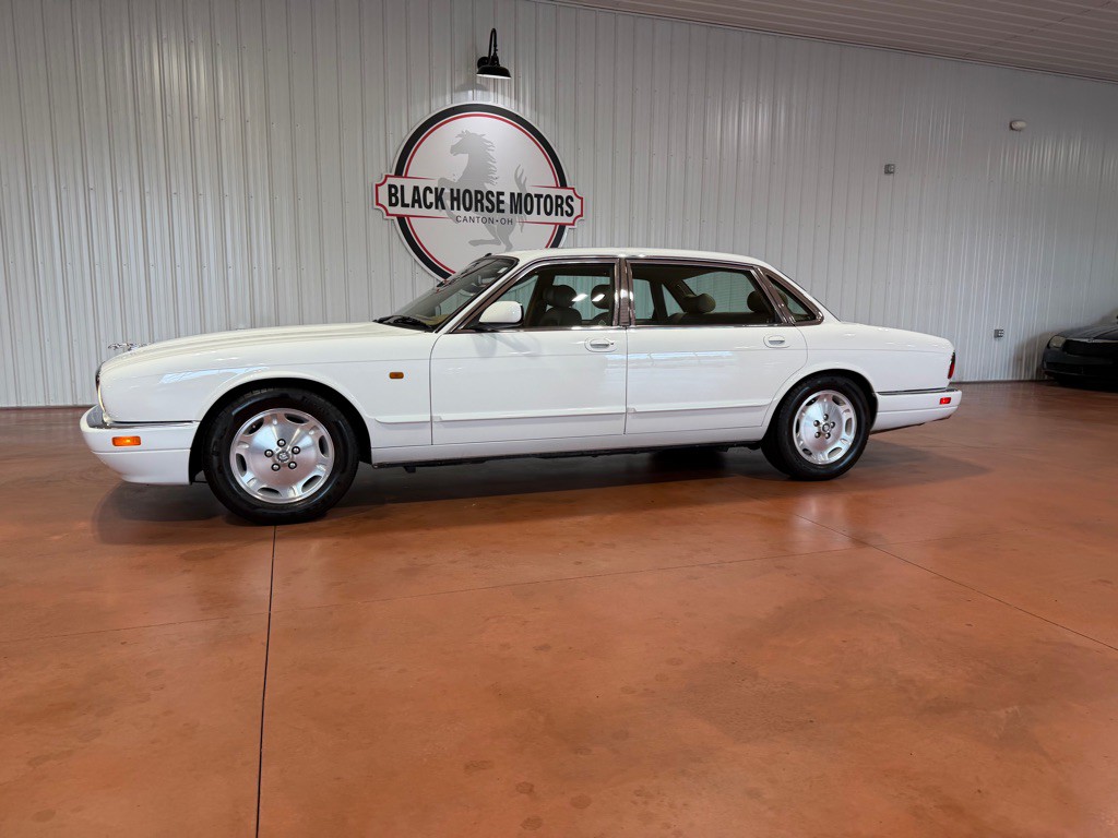 1997 Jaguar XJ Image 4