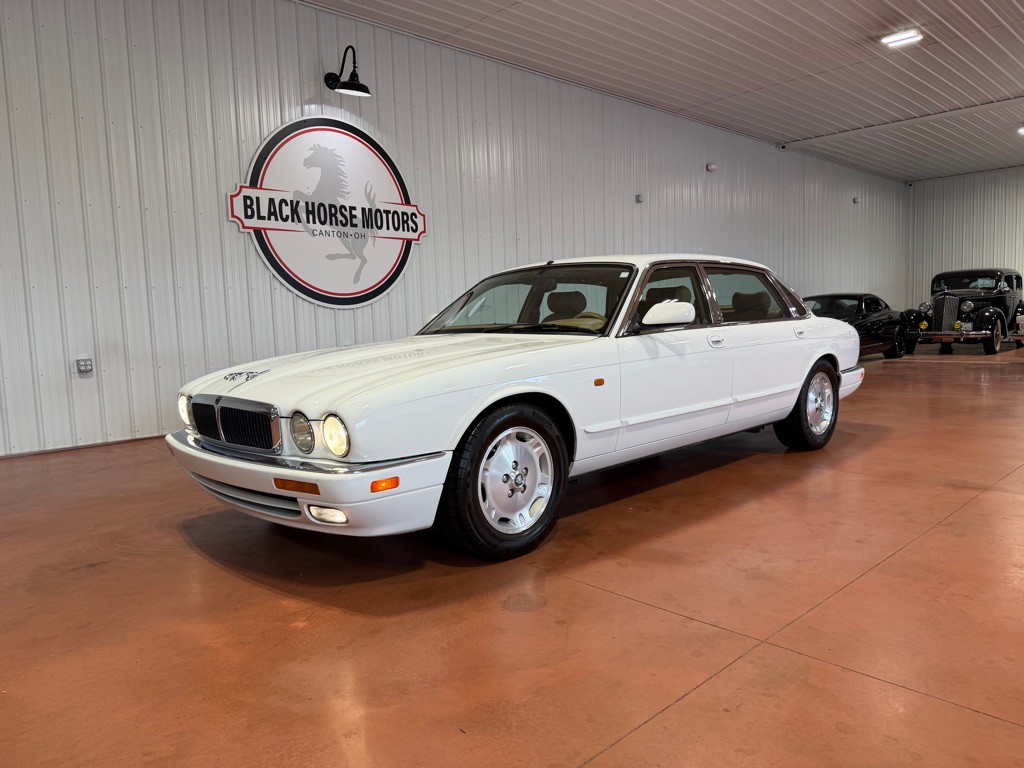 1997 Jaguar XJ Image 5